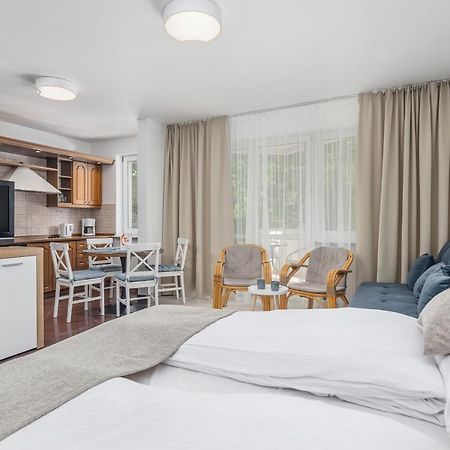 Jantar Apartamenty -Port Kolobrzeg- Westerplatte Z Garazem エクステリア 写真