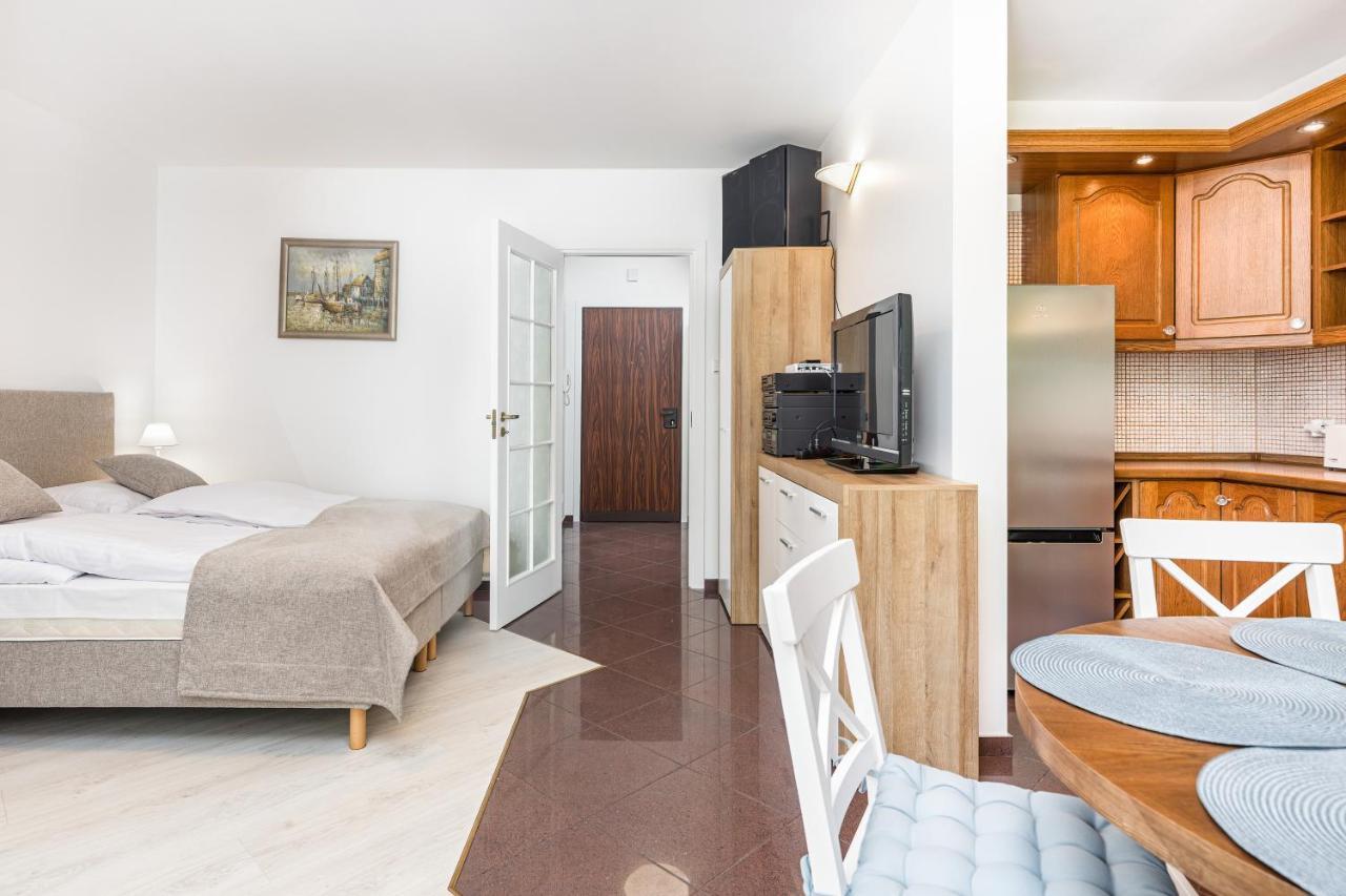 Jantar Apartamenty -Port Kolobrzeg- Westerplatte Z Garazem エクステリア 写真
